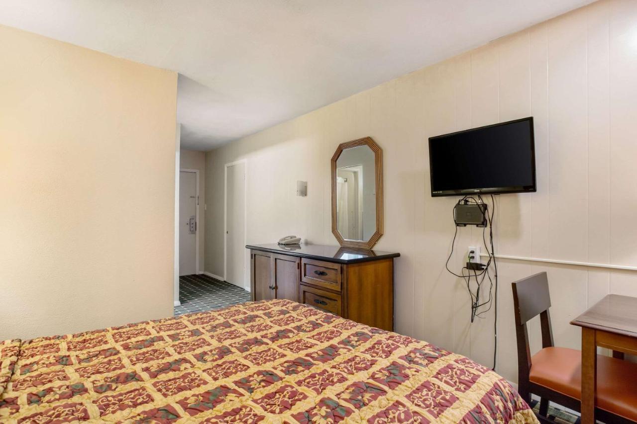 Rodeway Inn & Suites Raton Zewnętrze zdjęcie