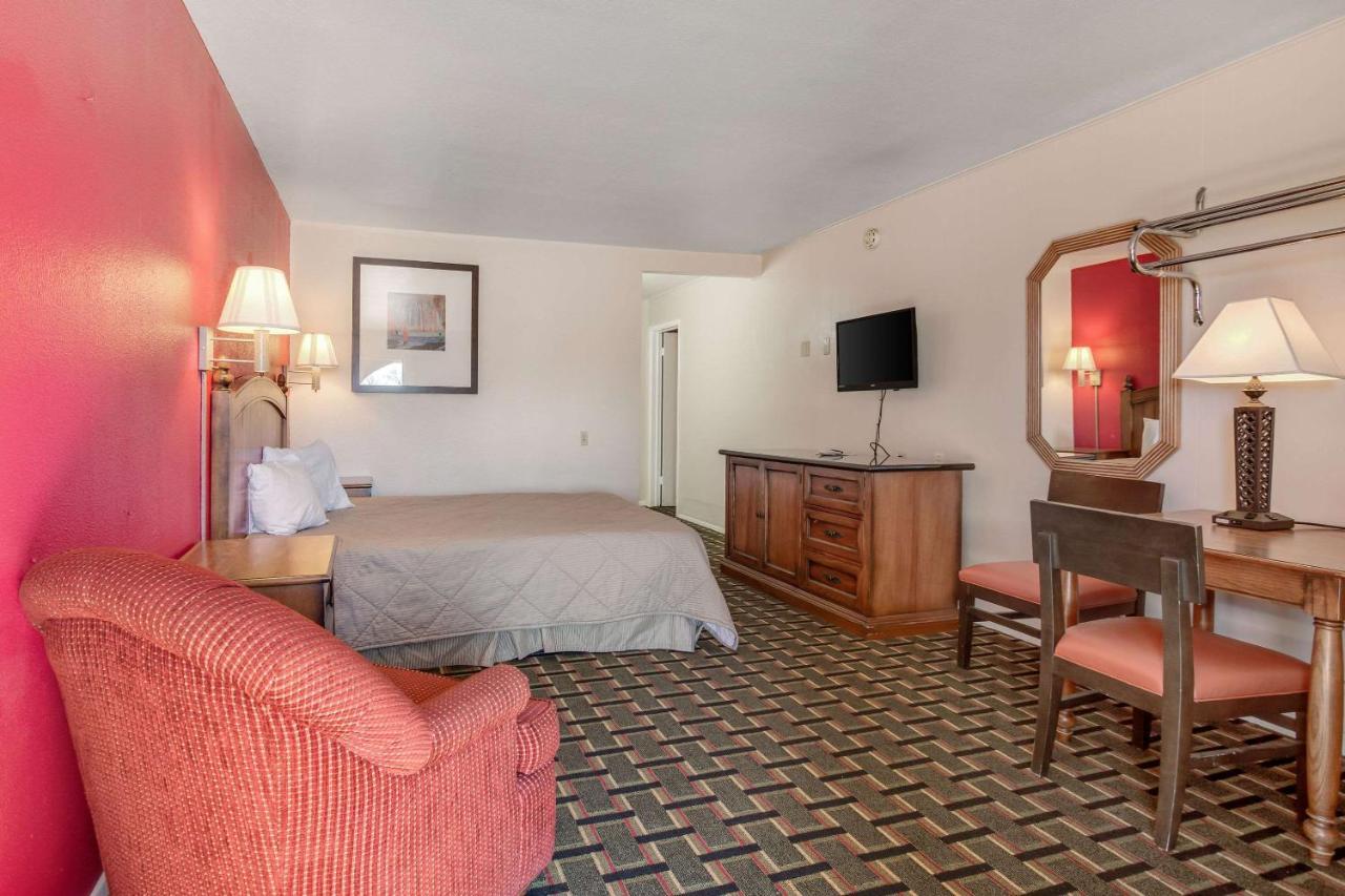 Rodeway Inn & Suites Raton Zewnętrze zdjęcie