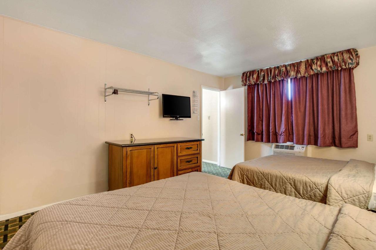 Rodeway Inn & Suites Raton Zewnętrze zdjęcie