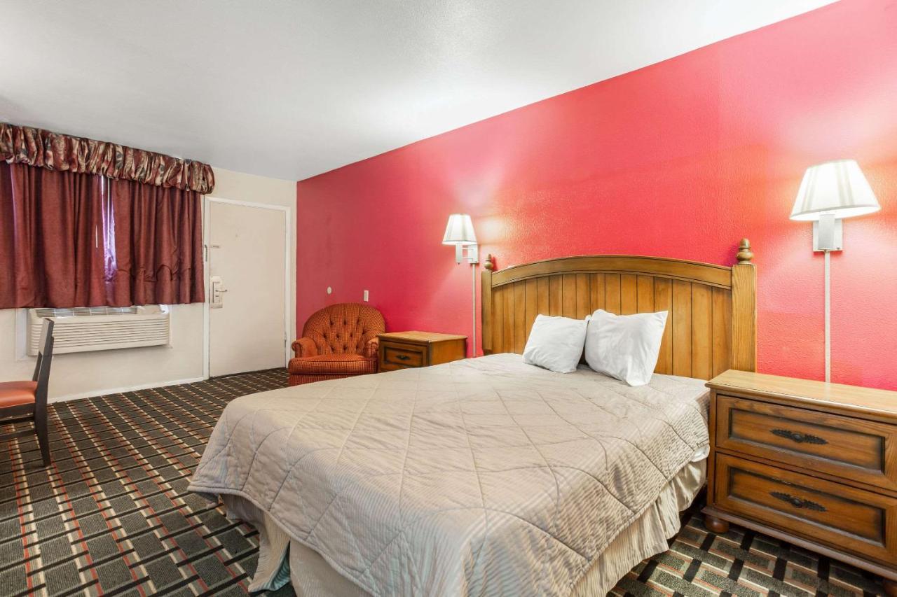 Rodeway Inn & Suites Raton Zewnętrze zdjęcie