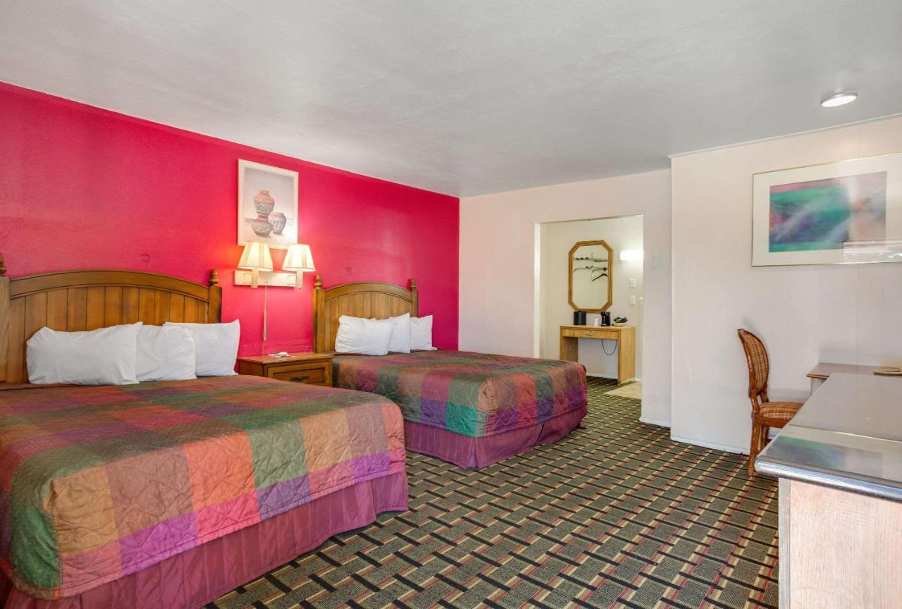 Rodeway Inn & Suites Raton Zewnętrze zdjęcie